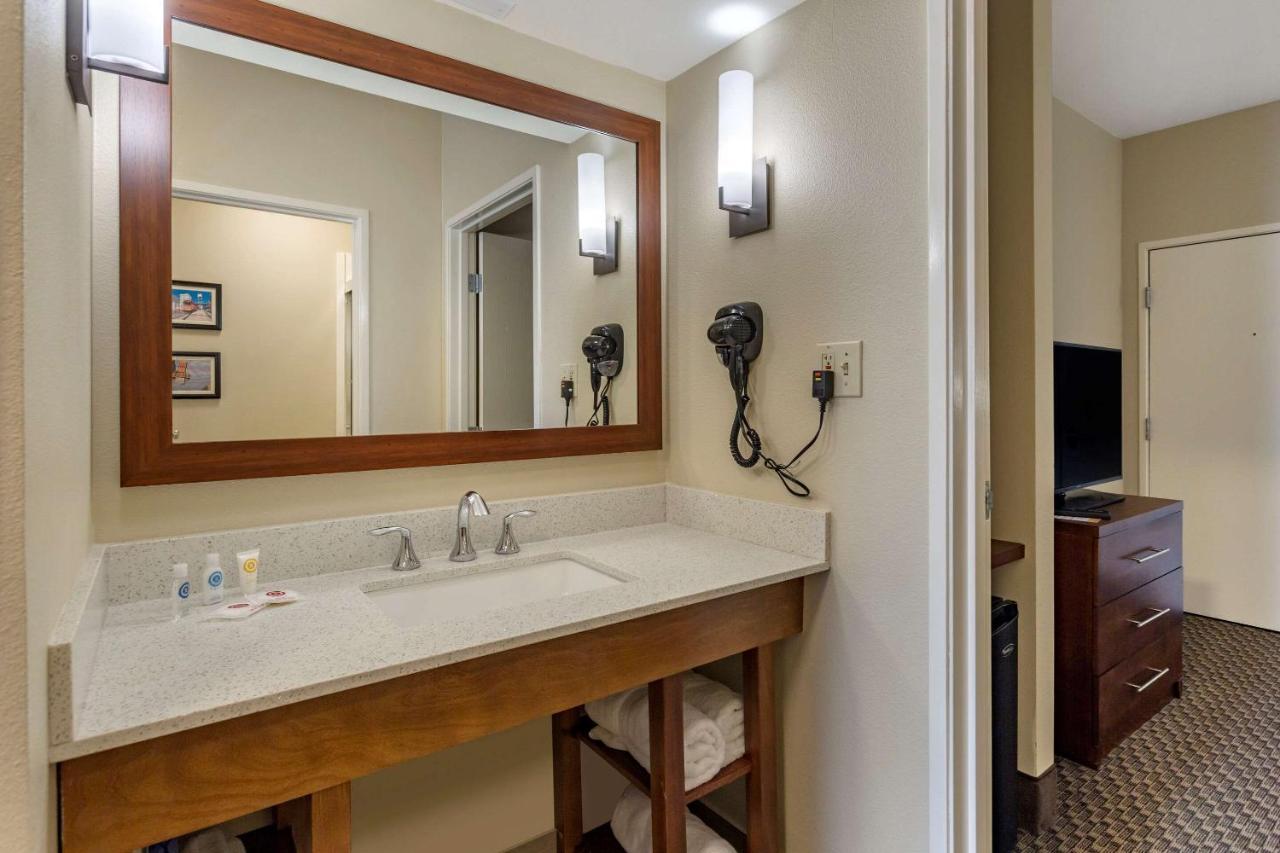 Comfort Suites Memphis Buitenkant foto